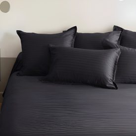 Fekete Csíkos Jacquard Szatén Ágyneműhuzat Garnitúra